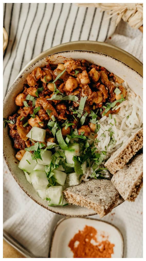 అన్నం, రోటీ రెండింటినీ ఒకేసారి తినడం మంచిదేనా..!