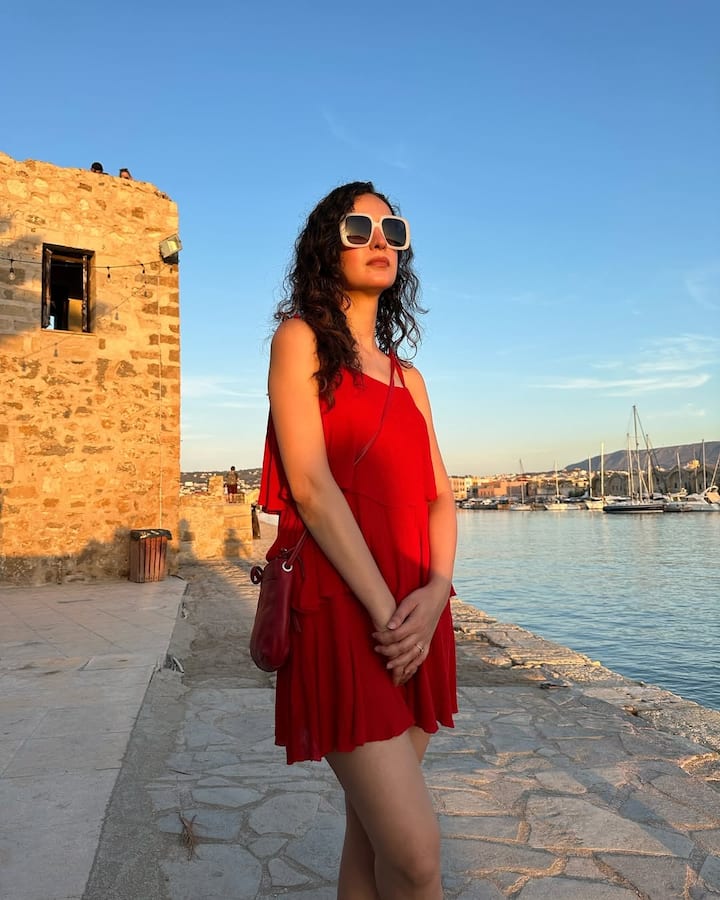 एक्ट्रेस ने बताया कि जब वो ऑडिशन देने गई, तो उन्हें एक इमोशनल सीन करने के लिए दिया गया, जिसमें उन्हें रोना था.सनाया ने पूरी कोशिश की लेकिन वो रो नहीं पाईं और निराश होकर घर वापस आ गईं.