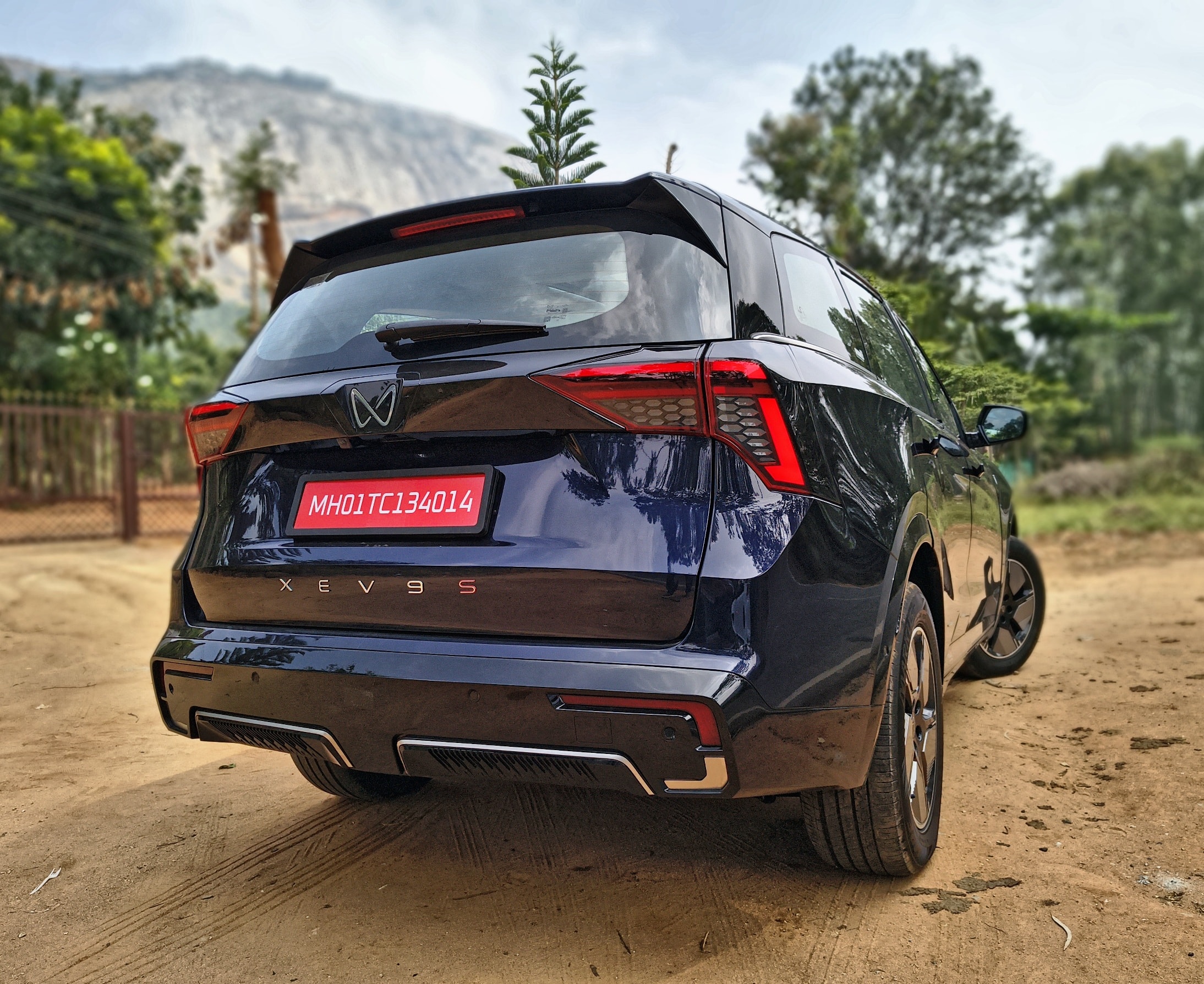 Mahindra XEV 9S First Drive Review: A Tech Filled 7 Seater?