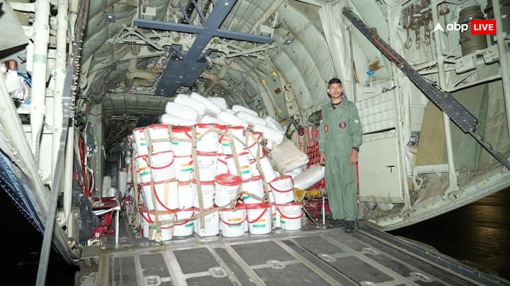 भारत में श्रीलंका की उच्चायुक्त महिषिनी कोलोन ने सोशल मीडिया प्लेटफॉर्म एक्स पर प्रधानमंत्री नरेंद्र मोदी, विदेश मंत्री एस. जयशंकर और भारत सरकार का आभार जताया. उन्होंने कहा कि हर कठिन समय में भारत ने हमेशा श्रीलंका का साथ दिया है और इस बार भी संकट की घड़ी में भारत ने तुरंत मदद हाथ बढ़ाया है.