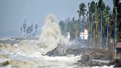 Cyclone Ditwah Sparks Heavy Rains In Andhra’s Nellore As Penna River Swells; Red Alert Issued