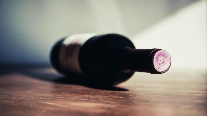 The country's first and most famous winery, Sula Vineyards, was opened here in 1999. After that, it seemed as if Nashik never looked back. People come here not only to taste wine, but the vineyards, tasting rooms, trails and wine festivals spread in the valleys here also make Nashik a 'wine tourism hub'.