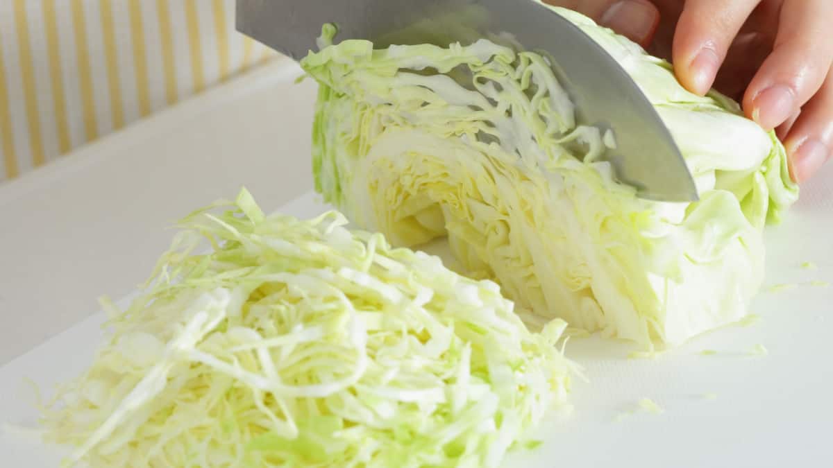 8 Everyday Foods That Are Surprisingly Healthier When Eaten Raw