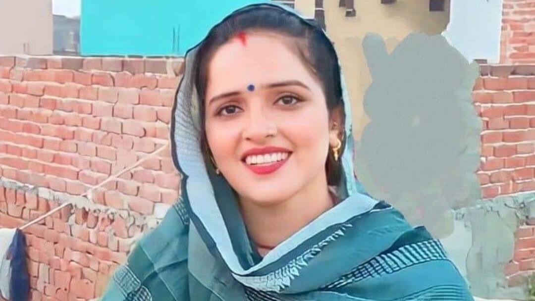 पाकिस्तान से आईं सीमा हैदर का बनेगा वोटर आईडी कार्ड... SIR प्रक्रिया में क्या होगा? SIR campaign impact on Seema Haider citizenship case full details of Special Intensive Revision पाकिस्तान से आईं सीमा हैदर का बनेगा वोटर आईडी कार्ड... SIR प्रक्रिया में क्या होगा?