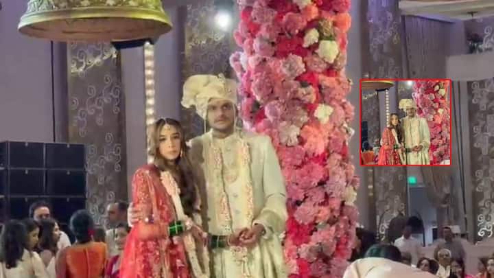 युगेंद्र पवार यांच्या लग्न सोहळ्यातील लक्षणीय बाब म्हणजे मनसेप्रमुख राज ठाकरे हे राष्ट्रवादीचे सर्वेसर्वा शरद पवार यांच्याजवळ बसले होते. त्यांनी नव दाम्पत्यास शुभेच्छा देत शरद पवारांसोबत चर्चा केली.