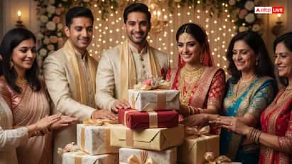 Marriage Gift: લગ્નના શુભ પ્રસંગે ભેટો આપવામાં આવે છે. તો, વાસ્તુ શાસ્ત્રમાંથી શીખો કે વર-કન્યાને કઈ ભેટો સંબંધોમાં અંતર બનાવી શકે છે અને તેમના વૈવાહિક જીવનને બગાડી શકે છે.