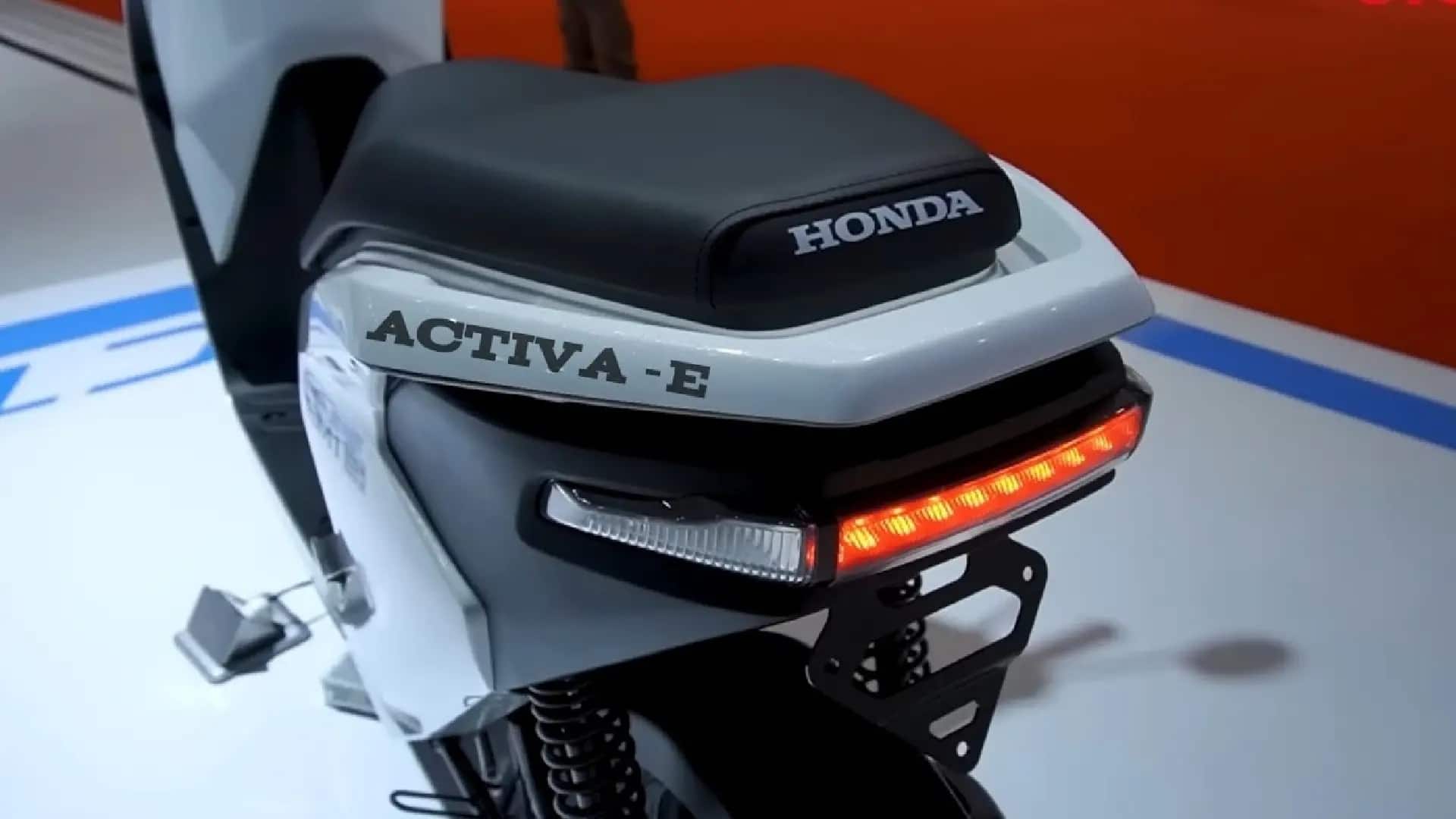 Honda Activa E ஸ்கூட்டர் வாங்கலாம் போலயே.. விலையும், மைலேஜும் எப்படிங்க?