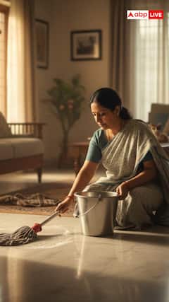 सकाळी की संध्याकाळी? फरशी पुसण्याची योग्य वेळ कोणती? जाणून घ्या