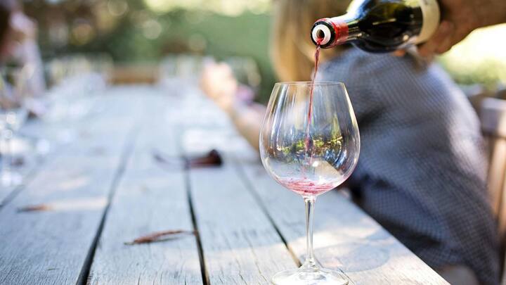 The interesting thing is that Nashik is not only known for making wine, but its historical and religious identity is also equally deep. This unique mix makes it completely different from other cities.
