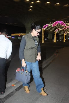 शर्ट के साथ हाफ जैकेट पहने एयरपोर्ट पर स्पॉट हुईं करीना कपूर, नो मेकअप लुक में दिखीं गॉर्जियस