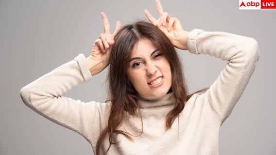 Winter Hair Care: सर्दियों में बढ़ जाती है डैंड्रफ की समस्या, नहाते समय न करें ये 10 गलतियां