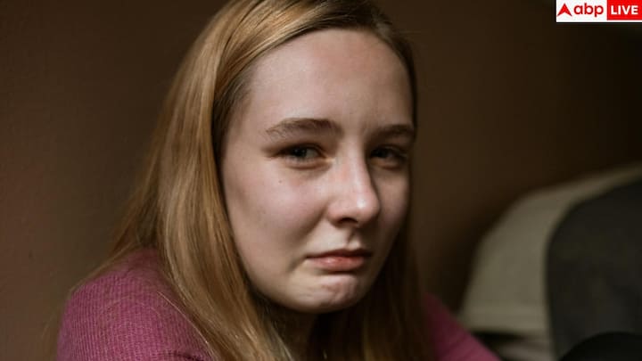 डॉ. जोसेफ कहती हैं कि ट्रॉमा सिर्फ ‘फाइट या फ्लाइट’ तक सीमित नहीं है. फॉन और फ्रीज जैसी प्रतिक्रियाएं भी इसका हिस्सा हैं. PTSD के 20 से ज्यादा लक्षण होते हैं, इसलिए कई बार बीमारी पहचान में ही नहीं आती.