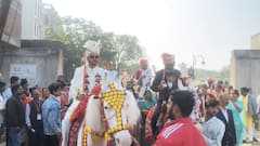 घोड़ी पर सवार होकर सामूहिक विवाह स्थल पर पहुंचे CM मोहन यादव के बेटे अभिमन्यु, 21 और जोड़ों संग लेंगे फेरे