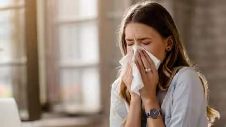 एलर्जी या बेचैनी: अगर आपको सर्दी, खांसी, बुखार या कोई अन्य एलर्जी है, तो रक्तदान करना उचित नहीं है। इससे आपके स्वास्थ्य के साथ-साथ रक्त प्राप्त करने वाले व्यक्ति के स्वास्थ्य पर भी असर पड़ सकता है।