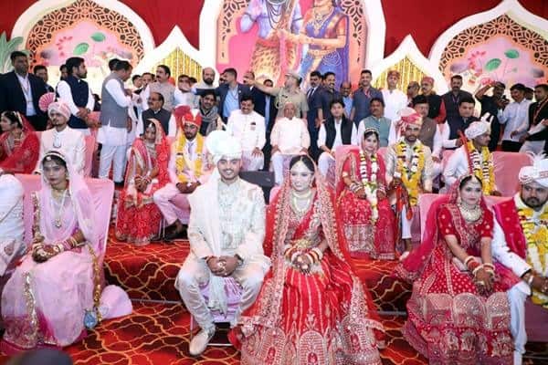 उज्जैन में मुख्यमंत्री मोहन यादव के बेटे समेत 21 जोड़ों का सामूहिक विवाह, जानें कौन-कौन हुआ शामिल