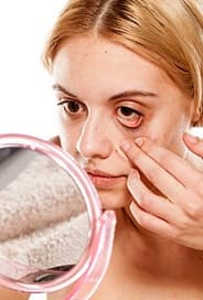 கண்களின் கீழ் கரு வளையம் எதற்கான அறிகுறி தெரியுமா?