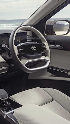 Tata Sierra की फ्यूल टैंक कैपेसिटी कितनी है?