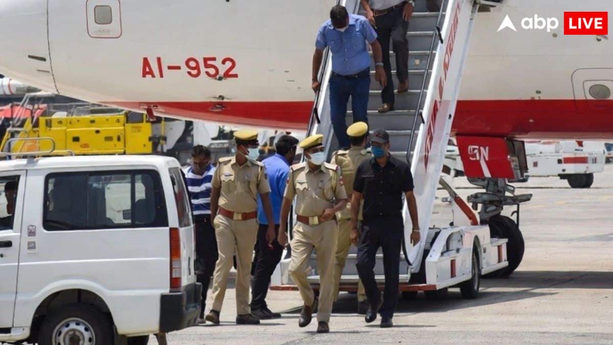 दुबई से हैदराबाद आ रहे प्लेन में महिला क्रू मेंबर से छेड़छाड़, एअर इंडिया ने लिया ये एक्शन