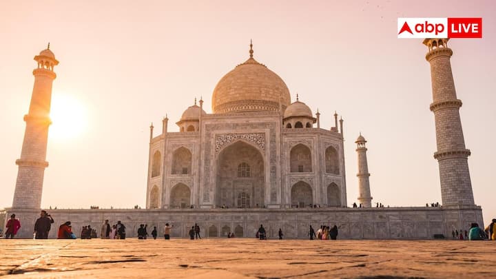 ताजमहल को भी नो फ्लाई जोन घोषित किया गया है. ऊपर से उड़ने वाले हवाई जहाज वाइब्रेशन, प्रदूषण या फिर अचानक होने वाली दुर्घटनाओं की वजह से खतरा पैदा कर सकते हैं. इस वजह से स्ट्रक्चर को नुकसान पहुंच सकता है.