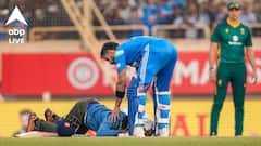 কোহলির পায়ে লুটিয়ে পড়লেন আরামবাগের কলেজপড়ুয়া শৌভিক, কবে ছাড়বে পুলিশ?