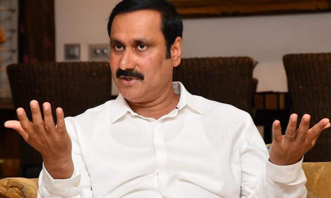 காவல் நிலையத்தில் புகுந்து காவலருக்கு வெட்டு! சட்டம்-ஒழுங்கு சீர்குலைவு! அன்புமணி ராமதாஸ் கண்டனம்... Breaking into the police station and cutting a policeman Disruption of law and order Anbumani Ramadoss condemns காவல் நிலையத்தில் புகுந்து காவலருக்கு வெட்டு! சட்டம்-ஒழுங்கு சீர்குலைவு! அன்புமணி ராமதாஸ் கண்டனம்...