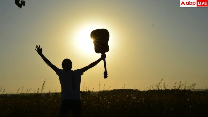 सबसे पहले, जेन-जी बड़े क्रेडिट कार्ड पॉइंट्स पर निर्भर नहीं रहती. इसके बजाय वे यूपीआई ऐप पर मिलने वाले तुरंत कैशबैक और रिवॉर्ड्स को ज्यादा फायदेमंद मानती हैं, क्योंकि इससे पैसा उसी वक्त बच जाता है.