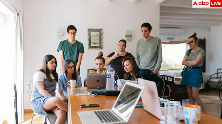 खरीदारी की बात करें, तो जेन-जी महंगे ब्रांडेड और नया सामान लेने के बजाय थ्रिफ्ट स्टोर, इंस्टाग्राम सेलर्स या रिफर्बिश्ड प्लेटफॉर्म को चुनती है. इससे वही चीजें कम कीमत पर मिल जाती हैं.