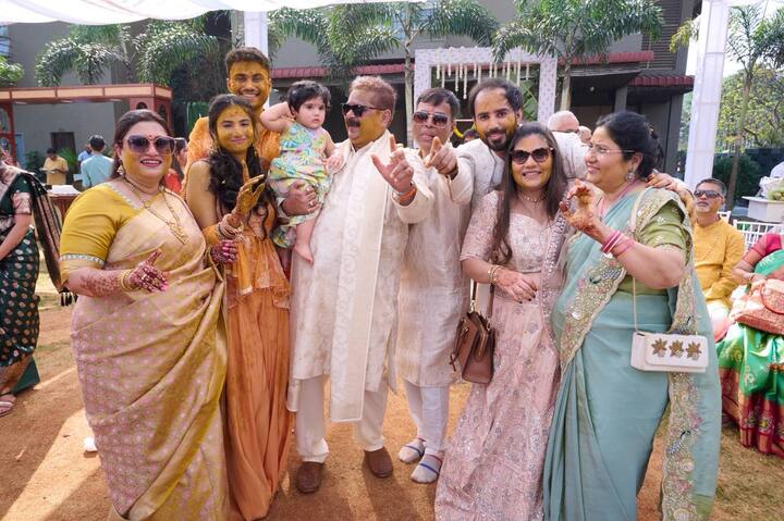 मराठी मनोरंजनसृष्टीतील आघाडीचे अभिनेते, कलाकार आदेश बांदेकर यांच्या घरात लेकाच्या लग्नापूर्वीचे विधी सुरु आहेत.