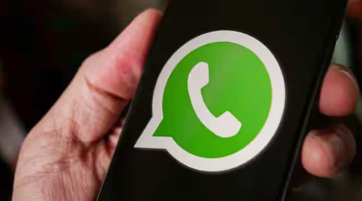 આ ફીચર ન માત્ર સમય બચાવે છે પરંતુ ઘણી પરિસ્થિતિઓમાં પણ મદદરૂપ સાબિત થાય છે જ્યાં વૉઇસ મેસેજ સાંભળવો શક્ય નથી. આમ, WhatsApp નું વૉઇસ મેસેજ ટ્રાન્સક્રિપ્ટ ફીચર વપરાશકર્તાઓ માટે એક સ્માર્ટ અને ગોપનીયતા-મૈત્રીપૂર્ણ વિકલ્પ તરીકે ઉભરી આવ્યું છે.