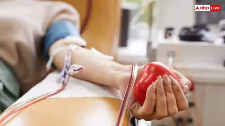 Blood Donate: રક્તદાન કરતી વખતે કરવામાં આવેલી નાની ભૂલો ગંભીર પરિણામો લાવી શકે છે. રક્તદાન કરતી વખતે ધ્યાનમાં રાખવા જેવી આ છ બાબતો વિશે જાણીએ.