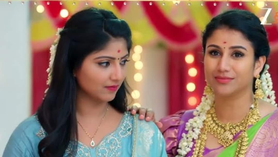 Parijatham: வர்ஷினியை மிரட்டும் இசை.. கல்யாணத்தை நடத்தச் சொன்ன ஜோதிடர் - பாரிஜாதத்தில் இன்று