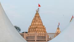 मंदिरों के झंडे हमेशा त्रिकोण ही क्यों होते हैं, आस्था या विज्ञान आखिर क्या है इसके पीछे का सच?