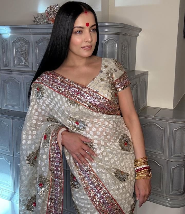 इस धोखे से वो बुरी तरह से टूट गई थीं और फिर ब्रेकअप कर लिया.