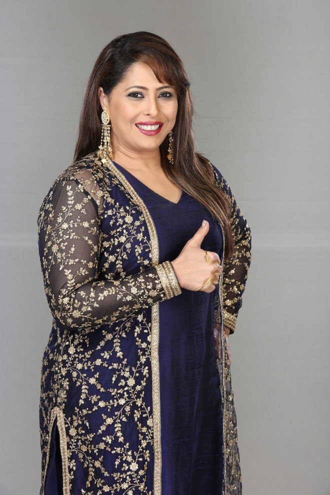 Geeta Kapoor, whom people fondly call Geeta Maa, is still single at the age of 51. She remains a big name in the world of TV and dance. He started his career with choreographer Farah Khan and created dances in many films. Later she became a judge in reality shows like 'Dance India Dance' and from here she made her special identity. Talking about her net worth, Geeta is the owner of property worth Rs 22 crores. According to media reports, she earns Rs 15 lakh as a judge.