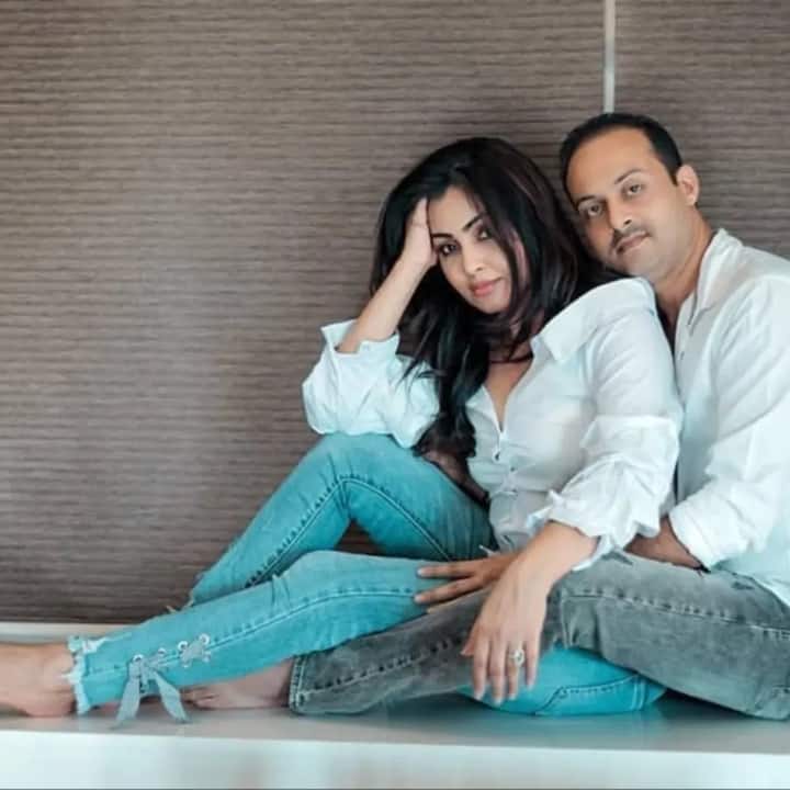 भाबीजी घर पर है में अंगूरी भाभी की भूमिका निभाकर शुभांगी अत्रे अपने पति से काफी वक्त से अलग रह रही थीं. वो इसी साल ऑफिशियल तौर पर अलग हुई थीं.