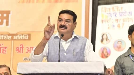 उत्तर प्रदेश: पीलीभीत में किसानों का गुस्सा फूटा, गन्ना राज्यमंत्री के खिलाफ सड़कों पर हुंकार