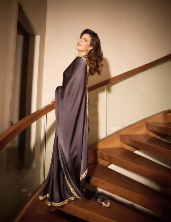 एक यूजर ने कमेंट कर उन्हें गॉर्जियस बताया , वहीं दूसरे ने ब्यूटीफुल.