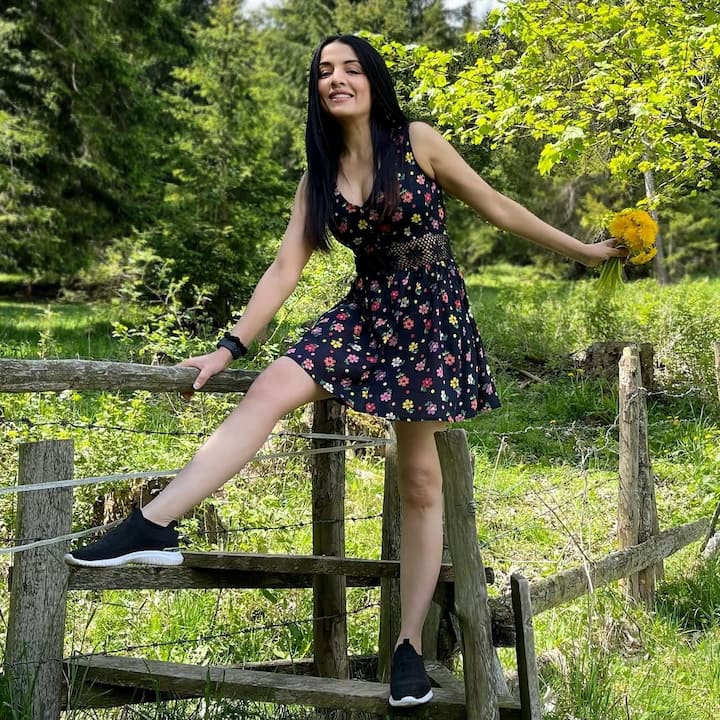 2010 में सेलिना की मुलाकात ऑस्ट्रेलियाई बिजनेसमैन पीटर हाग से हुई. जल्द ही दोनों को प्यार हो गया और 2011 में दोनों ने शादी कर ली. उस समय उनका मानना था कि उनकी जिंदगी की नई और खुशहाल शुरुआत हो रही है.