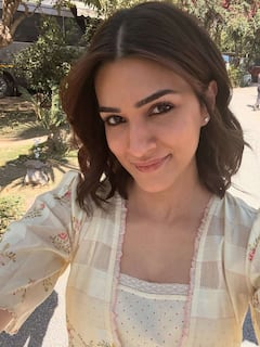 Kritisanon : ధనుష్ 'తేరే ఇష్క్ మే' బిహైండ్ ద సీన్స్ - కృతి సనన్ క్యూట్ ఫోటోస్