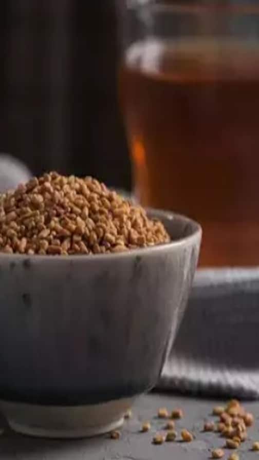 રાત્રે સૂતા પહેલા ખાવા જોઈએ મેથીદાણા, થશે આ 5 ફાયદાઓ