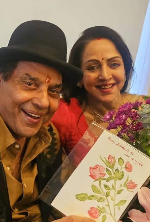 ਧਰਮਿੰਦਰ ਦੇ ਦੇਹਾਂਤ ਨਾਲ ਟੁੱਟ ਗਈ ਹੇਮਾ ਮਾਲਿਨੀ   ਫਿਲਮ ਨਿਰਮਾਤਾ ਨੇ ਅੱਗੇ ਕਿਹਾ, 