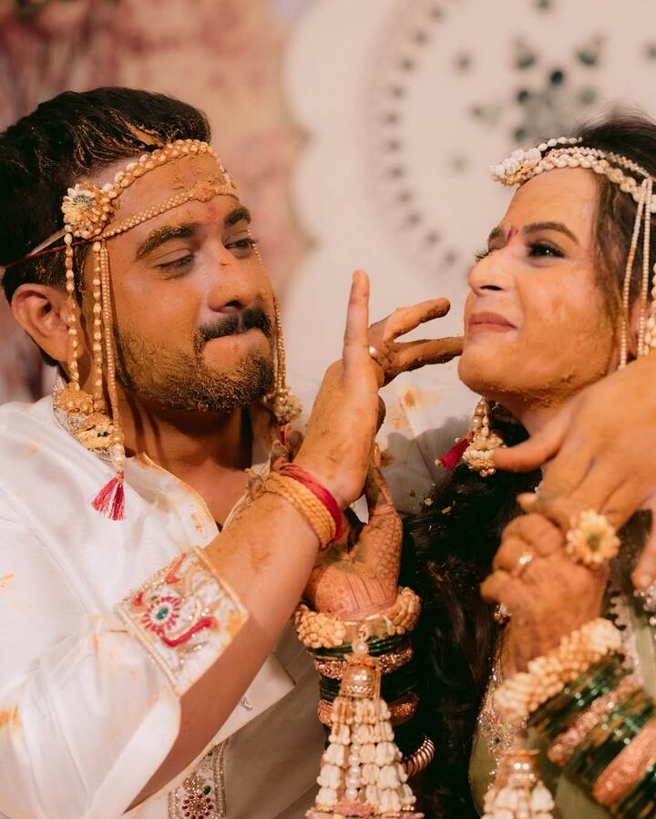 प्राजक्तानं मनोरंजन विश्वात अनेक मालिकांमध्ये, सिनेमांमध्ये काम केलेलं. पण तिला खरी ओळख मिळाली ती, झी मराठीवरील 'स्वराज्यरक्षक संभाजी' मालिकेमुळे. मालिकेतील महाराणी येसूबाईंच्या भूमिकेमुळे प्राजक्ता घराघरांत पोहोचली.