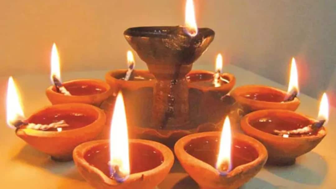 Karthigai Deepam: கார்த்திகை தீபம்.. வீட்டில் எங்கு விளக்கு வைத்தால் அதிர்ஷ்டம் தெரியுமா?