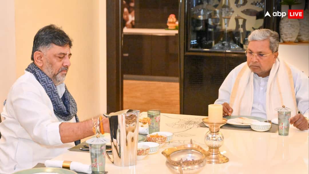 karnataka chief minister row cm siddaramiah dk shivakumar meet on power breakfast nati chicken congress rahul gandhi सिद्धारमैया-शिवकुमार का दूसरा पावर ब्रेकफास्ट, परोसा गया नाटी चिकन, कॉफी और इडली, CM बोले- 'तो कुर्सी छोड़ दूंगा'