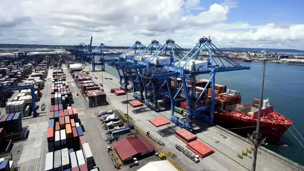 தூத்துக்குடி துறைமுகத்தில் இ-சிகரெட் கடத்தல்: ரூ.10 கோடி மதிப்புள்ள பொருட்கள் பறிமுதல், 3 பேர் கைது!