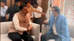 देवेंद्र फडणवीस और संजय राउत की इस तस्वीर ने मचाई सियासी खलबली, क्या हुई बातचीत?