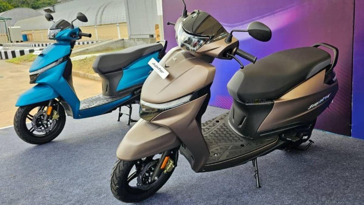 TVS Scooters: Jupiter முதல் Ntorq வரை.. டிவிஎஸ்-சில் எந்த ஸ்கூட்டர் எவ்வளவு விலை? மைலேஜ்? ஓர் அலசல்