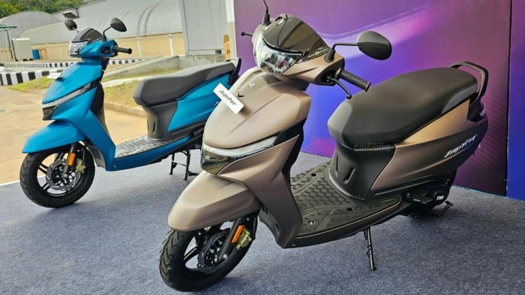 TVS Scooters: Jupiter முதல் Ntorq வரை.. டிவிஎஸ்-சில் எந்த ஸ்கூட்டர் எவ்வளவு விலை? மைலேஜ்? ஓர் அலசல்