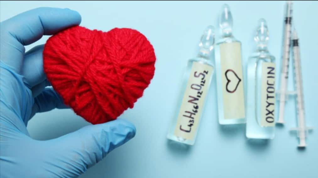 गले लगने या सेक्स करने से भी ऑक्सीटोसिन बहुत तेजी से बढ़ता है