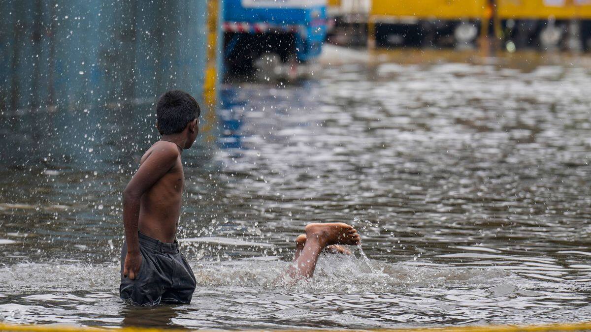 Orange Alert: இன்றைக்கும் சென்னையில் செம சம்பவம் இருக்கு... 7 மாவட்டங்களுக்கு ஆரஞ்ச் அலர்ட்- எங்கெல்லாம் தெரியுமா.?